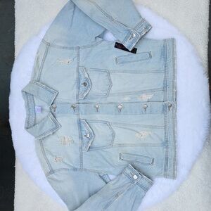 Light Wash Blue Distressed Denim 100% Cotton Trucker Jacket Button-Up XL Coat